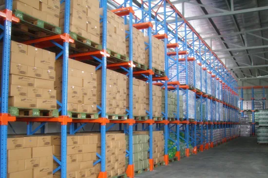 Maßgeschneiderter Hochleistungsantrieb in Palettenregalen für die Lagerung in Kühlhäusern